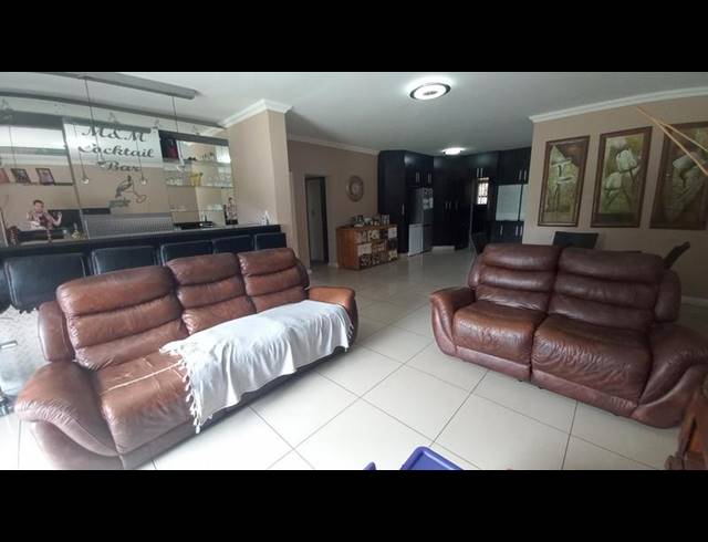 4 BEDROOM TOWNHOUSE FOR SALE IN THREE RIVERS
